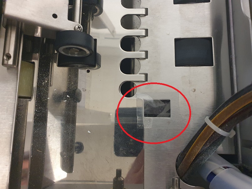Envelope jams prior to feed into print area Markis Data, Mail & Print